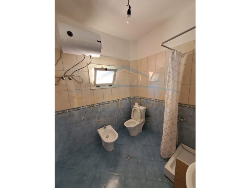 Tirane, shitet apartament 3+1 Kati 2, 118 m² 145.000 € (Rruga e Kokonozeve)