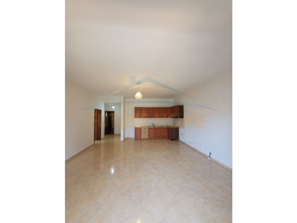 Tirane, shitet apartament 3+1 Kati 2, 118 m² 145.000 € (Rruga e Kokonozeve)