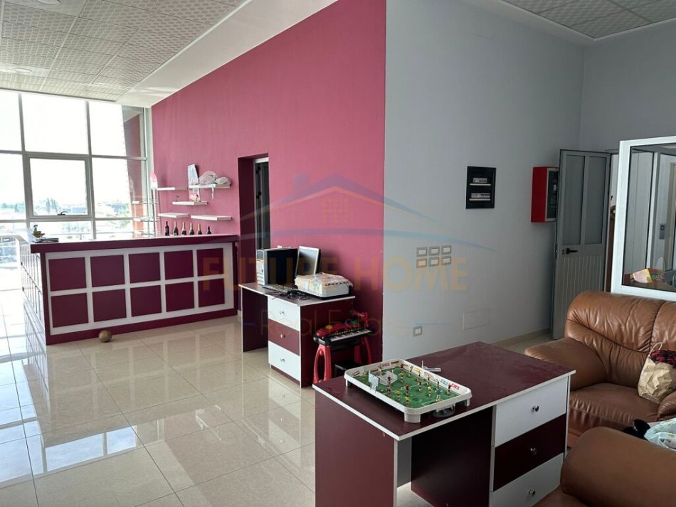 Durres, jepet me qera , 952 m² 1.300 € (Shijak , Durrës)