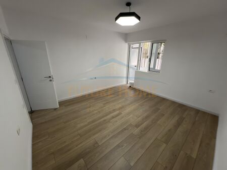 Tirane, jepet me qera apartament 2+1 Kati 1, 90 m² 600 € (RRUGA KONGRESI I MANASTIRIT)