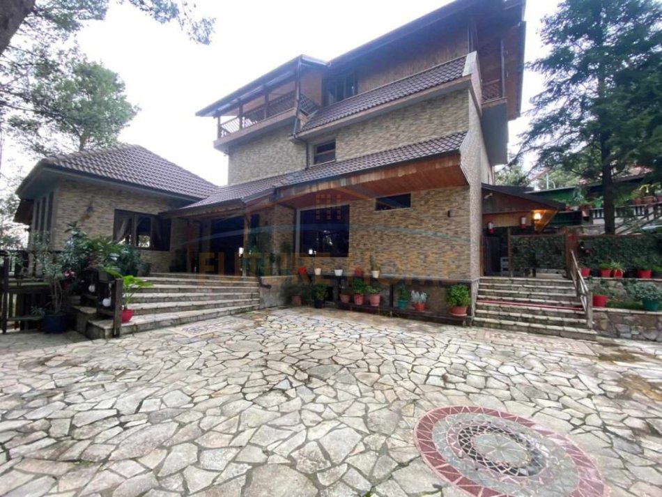 Tirane, shitet Kati 1, 528 m² 5.200.000 € (DAJT)