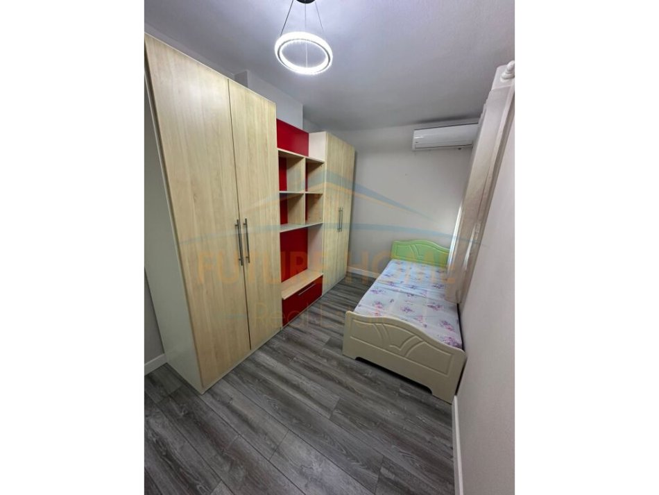 Tirane, jepet me qera apartament 1+1 Kati 6, 82 m² 600 € (Stacioni i Trenit)