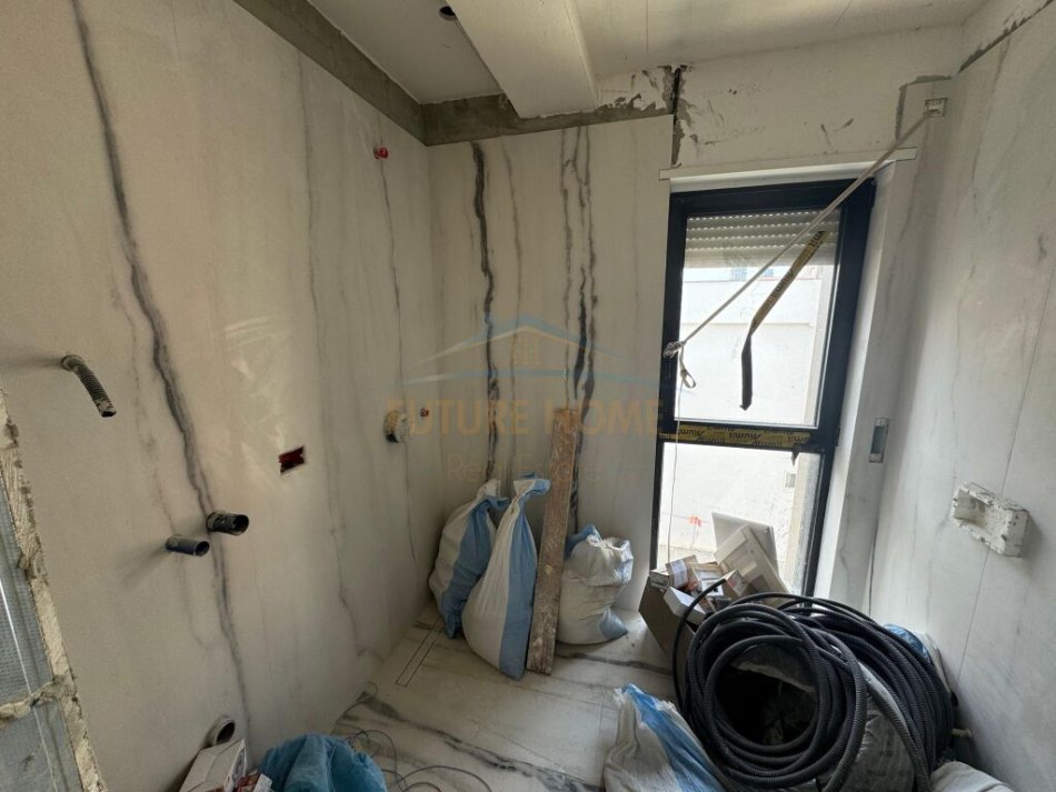 Tirane, shitet apartament 3+1+Ballkon Kati 3, 130 m² 390.000 € (Juridiku)