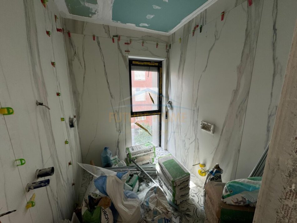 Tirane, shitet apartament 3+1+Ballkon Kati 3, 130 m² 390.000 € (Juridiku)