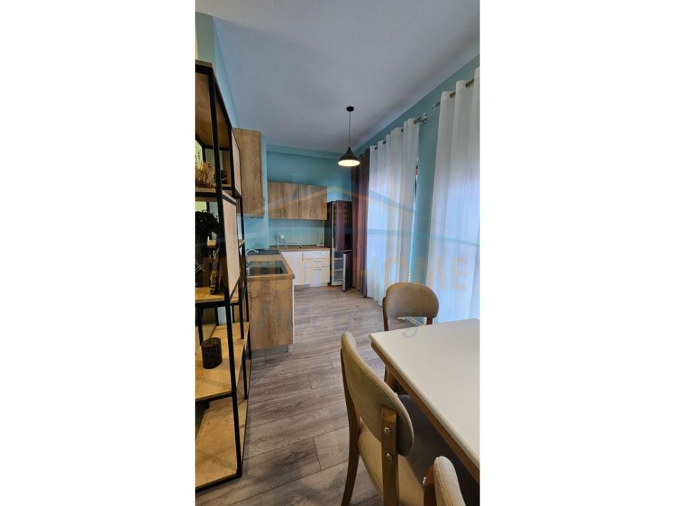 Tirane, shitet apartament 2+1 Kati 3, 97 m² 140.000 € (Kompleksi Mangalem Ali Demi)