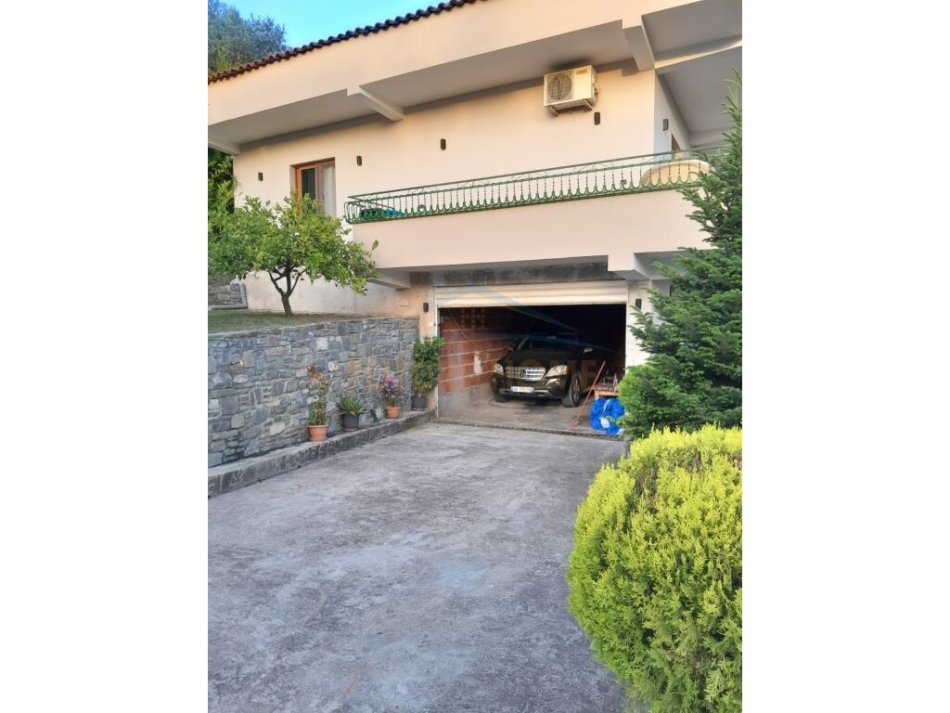 Shitet, Vilë 1 kat + 1 kat nëntokë, Dajt, Tiranë. AREA41930