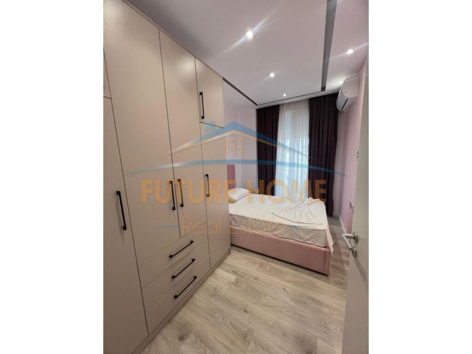 Tirane, jepet me qera 2+1 Kati 2, 1.000 € (Rruga e Barrikadave)