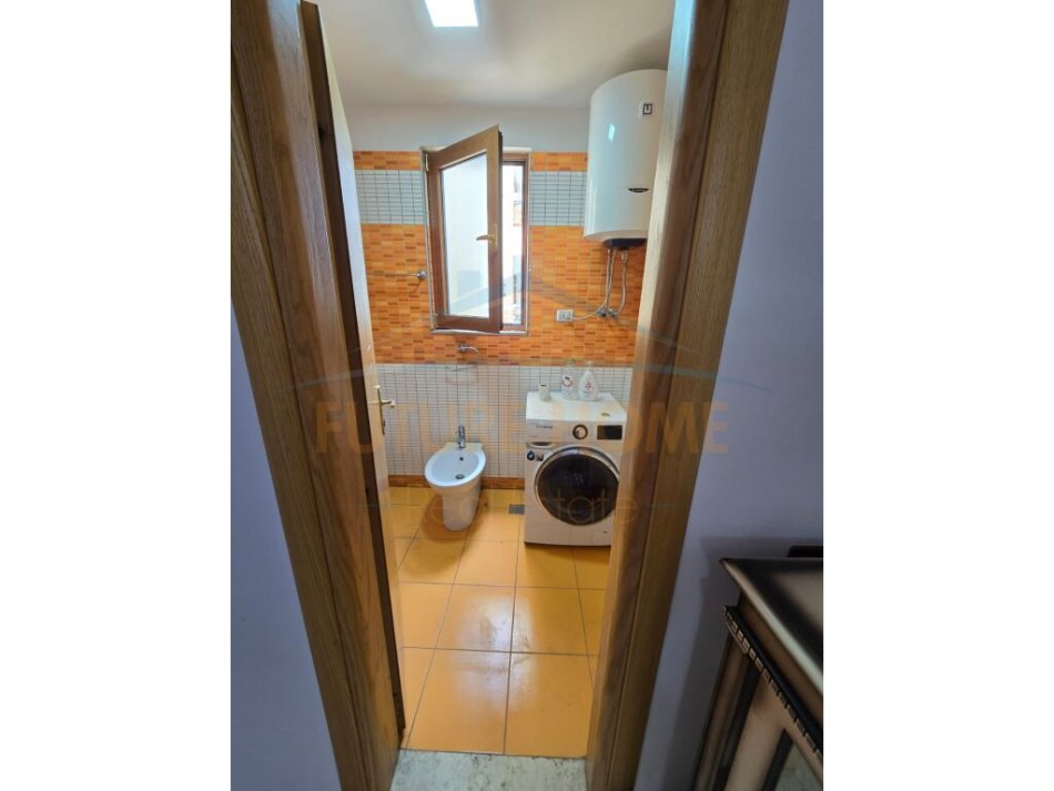 Tirane, shitet apartament 3+1 Kati 5, 126 m² 165.000 € (rruga Aleksandri i Madh)