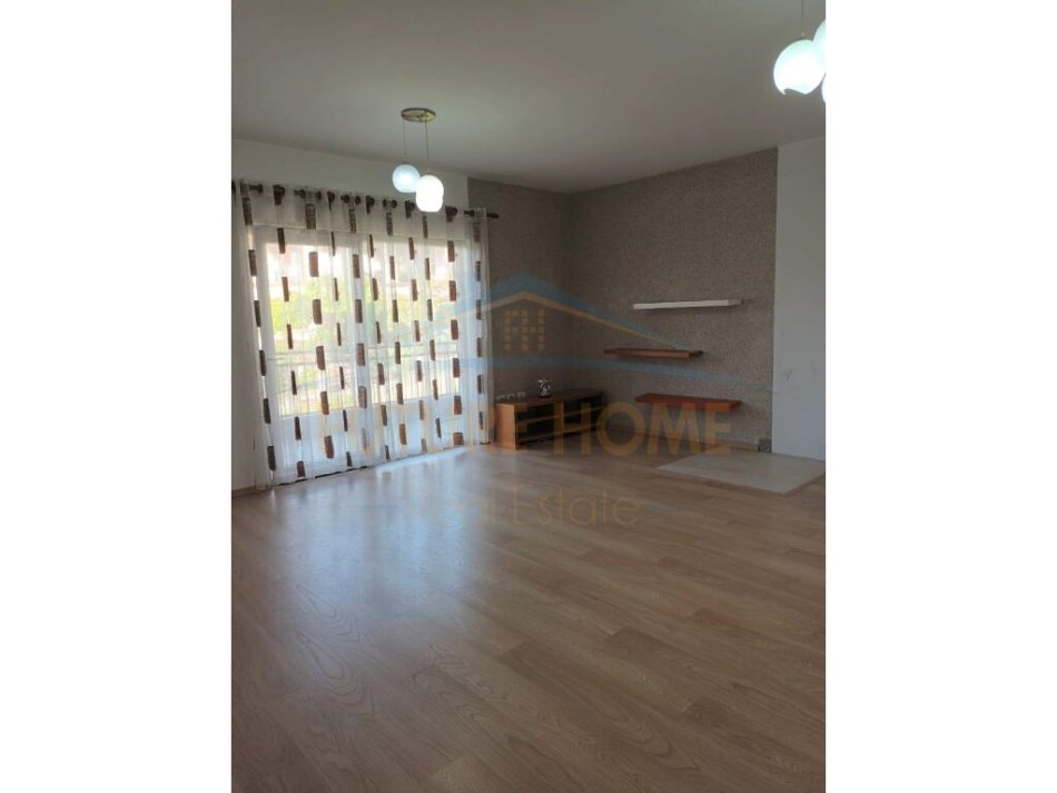 Tirane, shitet apartament 3+1+Ballkon Kati 2, 150 m² 140.000 € (Shkoze)