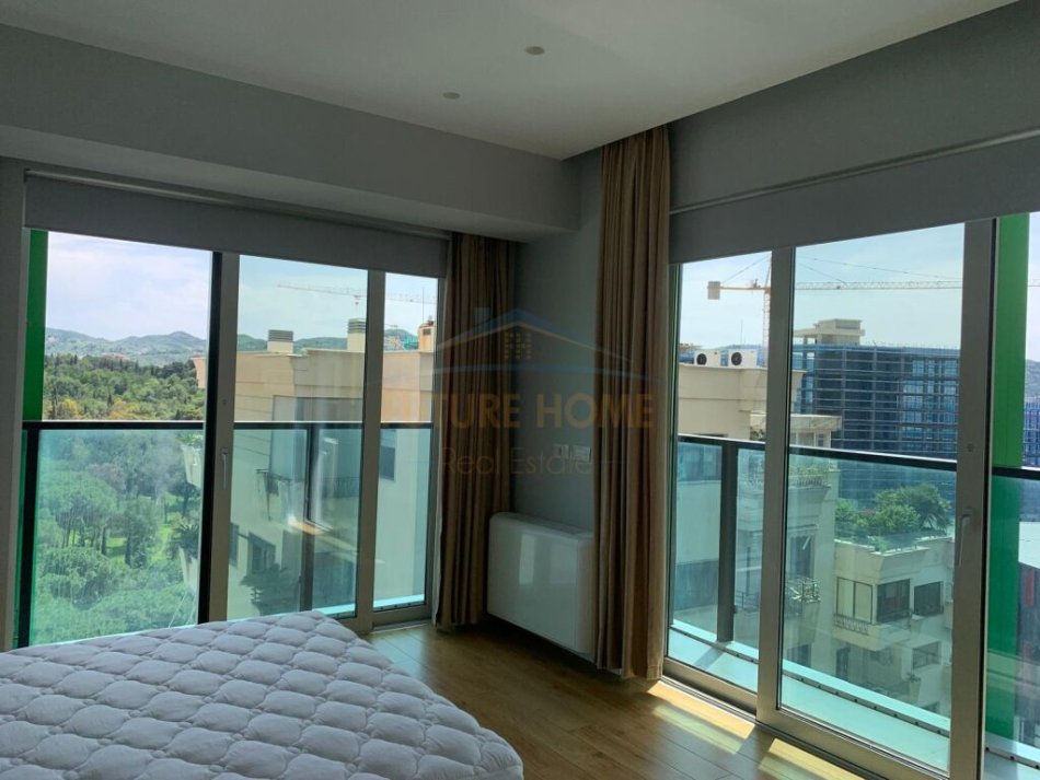 Tirane, jepet me qera apartament 2+1+Ballkon Kati 13, 120 m² 2.000 € (Air Albania)