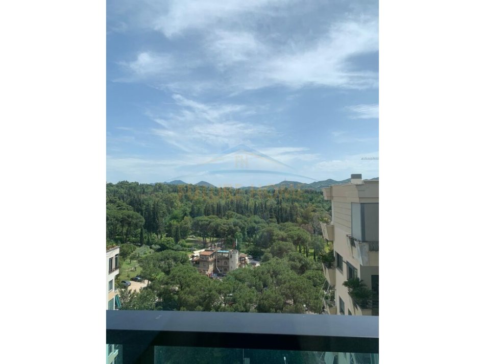 Tirane, jepet me qera apartament 2+1+Ballkon Kati 13, 120 m² 2.000 € (Air Albania)
