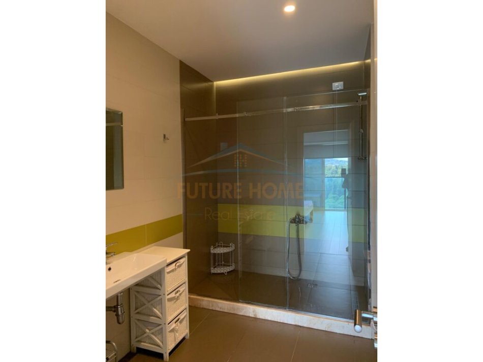 Shqiperi, jepet me qera apartament 2+1 Kati 13, 120 m² 2.000 € (Stadiumi Air Albania, Tiranë, Ambassador 3.)