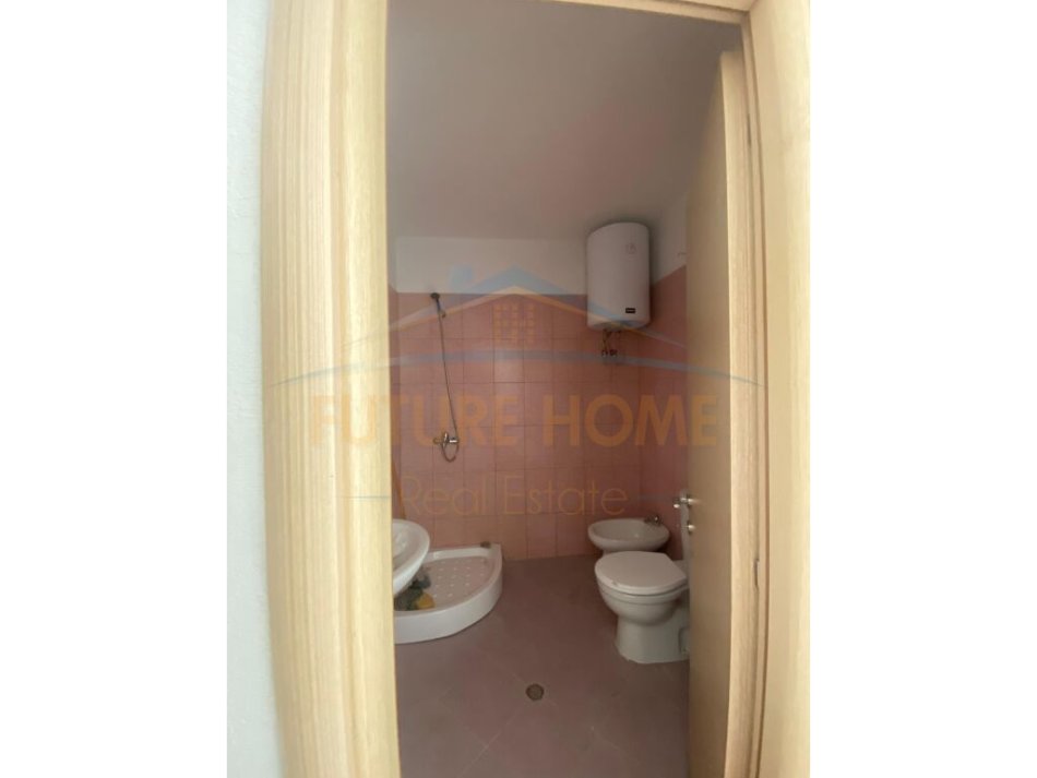 Durres, shes apartament 1+1 Kati 6, 62 m² 65.000 € (Prane Stadiumit , Durres)