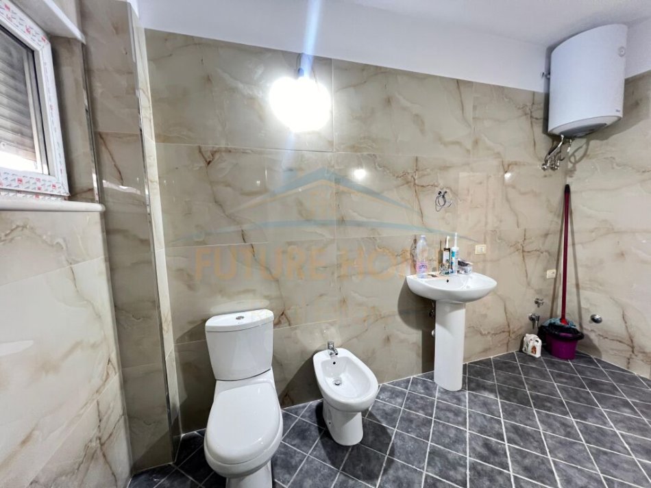 Shkembi Kavajes, shitet apartament 2+1+Ballkon Kati 2, 93 m² 85.000 € (Shkembi-Kavajes)