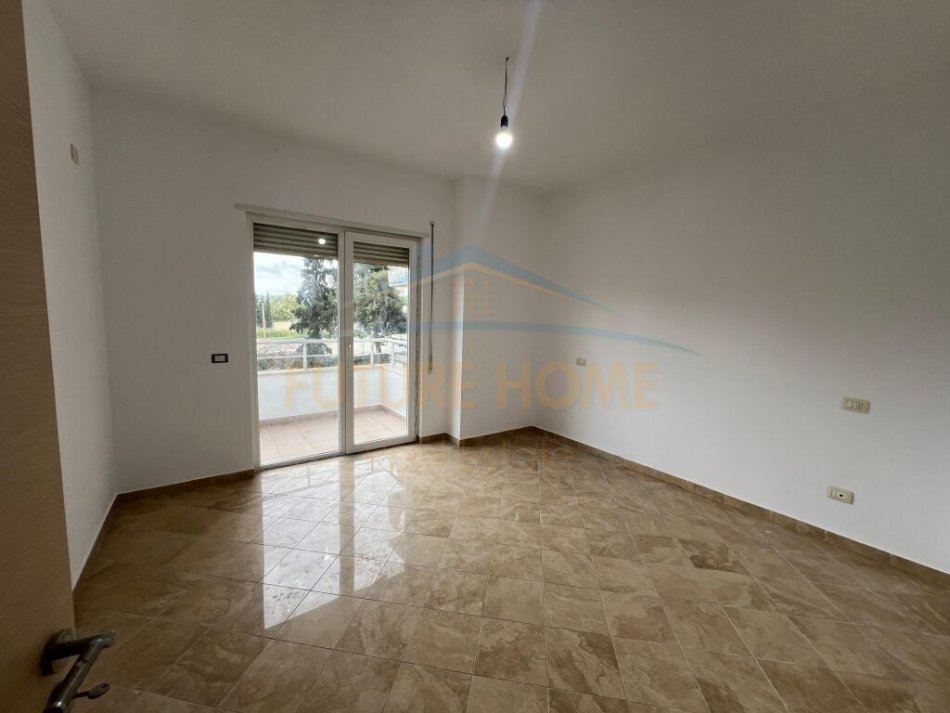 Durres, shitet apartament 2+1 Kati 2, 93 m² 85.000 € (Shkembi i Kavajes , Durres)