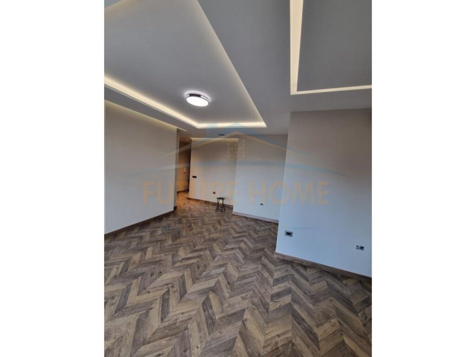 Tirane, jepet me qera apartament Kati 5, 97 m² 1.200 € (Rruga e Durresit)