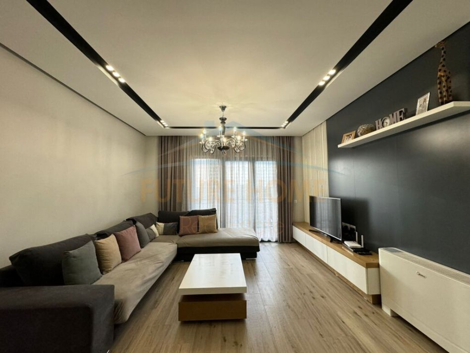 Tirane, shitet apartament 3+1 Kati 7, 146 m² 247.000 € (UNAZA E RE)
