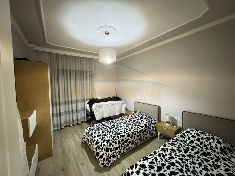 Tirane, shitet apartament 3+1 Kati 7, 146 m² 247.000 € (UNAZA E RE)