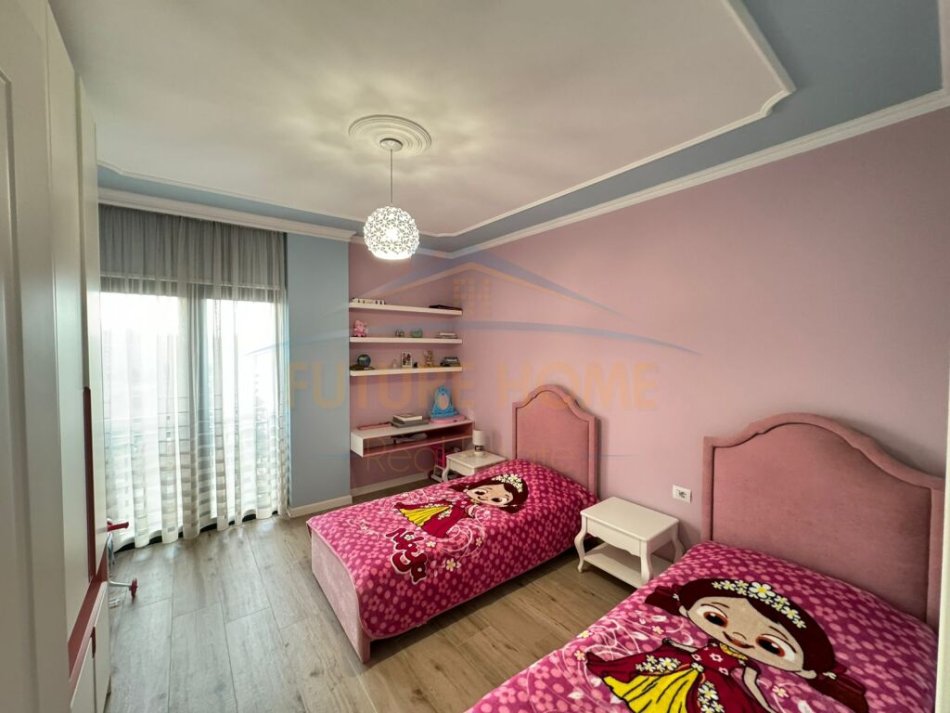 Tirane, shitet apartament 3+1 Kati 7, 146 m² 247.000 € (UNAZA E RE)