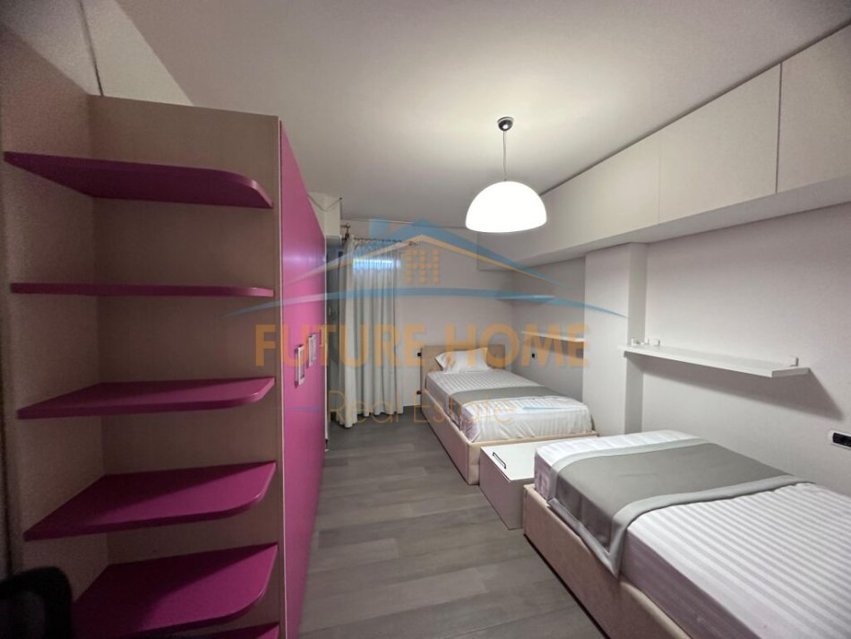 Tirane, jepet me qera apartament 2+1 Kati 11, 150 m² 2.000 € (QENDER)