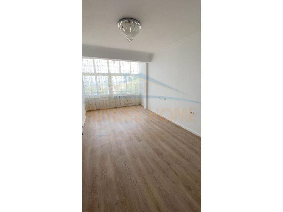 Tirane, shitet apartament 2+1 Kati 1, 83 m² 93.000 € (Rruga e Dajtit)