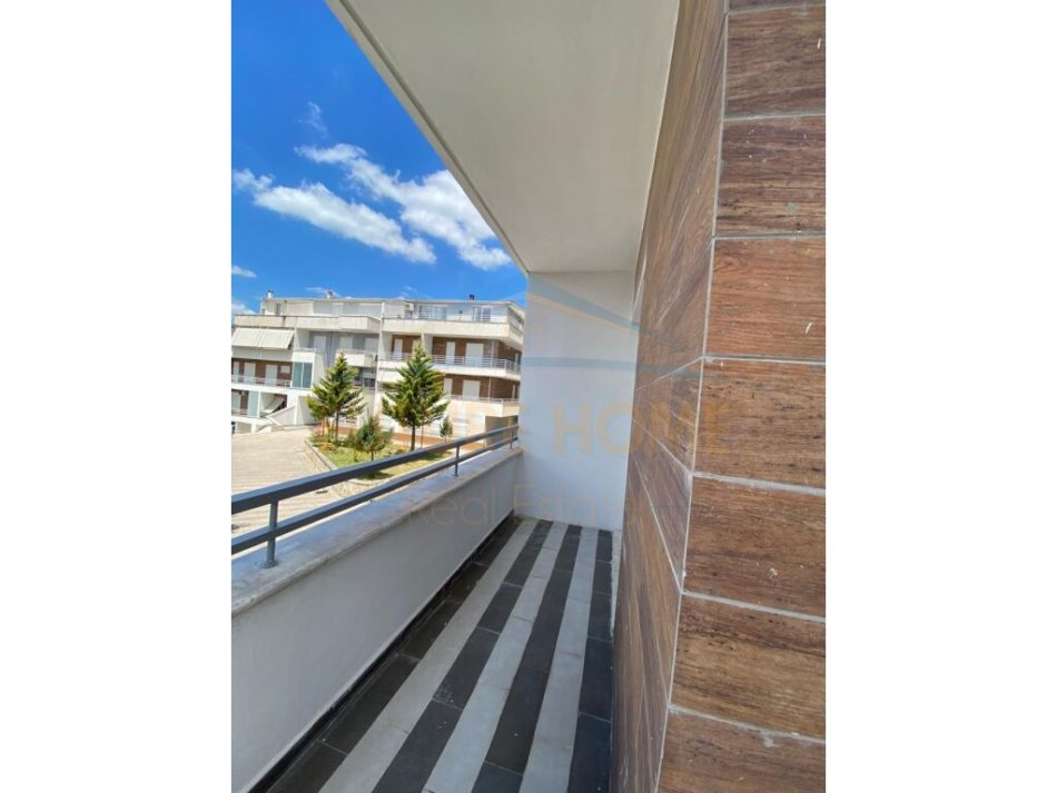 Tirane, shitet apartament 2+1 Kati 1, 83 m² 93.000 € (Rruga e Dajtit)