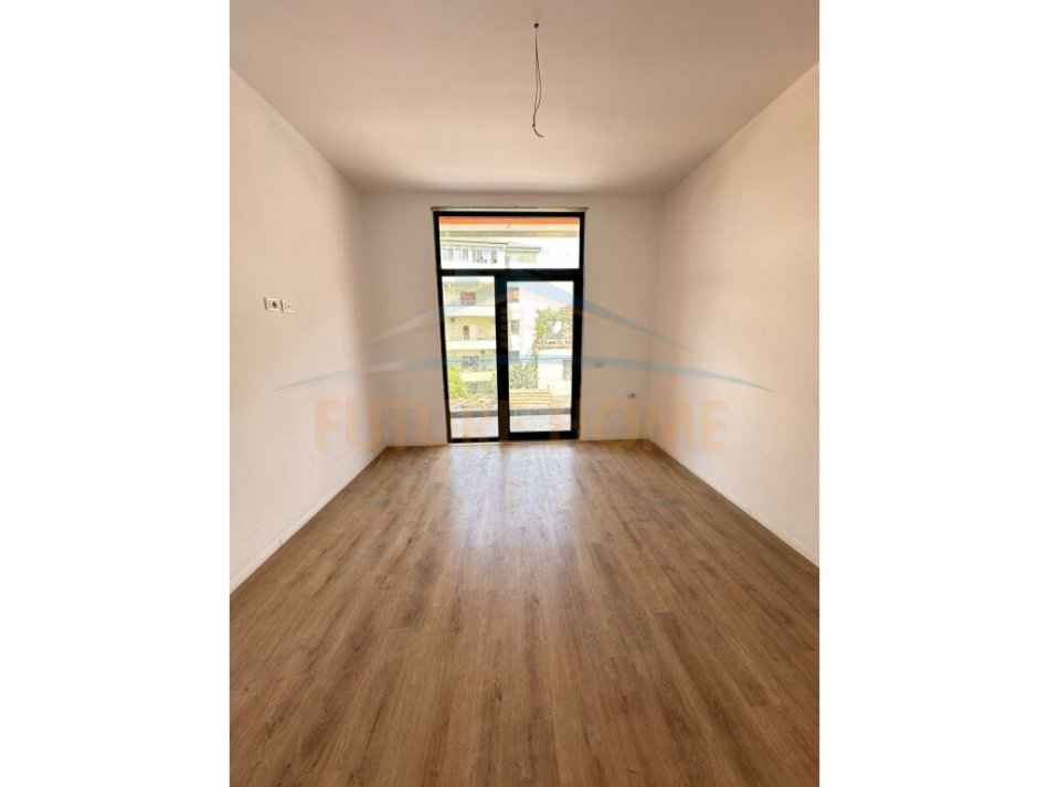 Tirane, shitet apartament 1+1 Kati 1, 71 m² 100.000 € (ISH DOGANA)