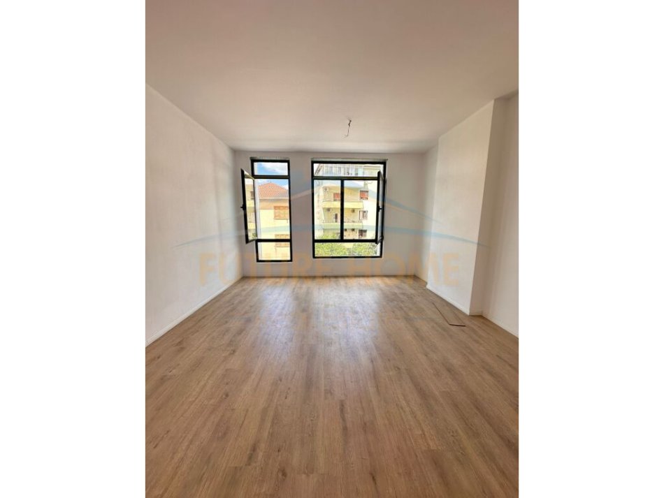 Tirane, shitet apartament 1+1 Kati 1, 71 m² 100.000 € (ISH DOGANA)