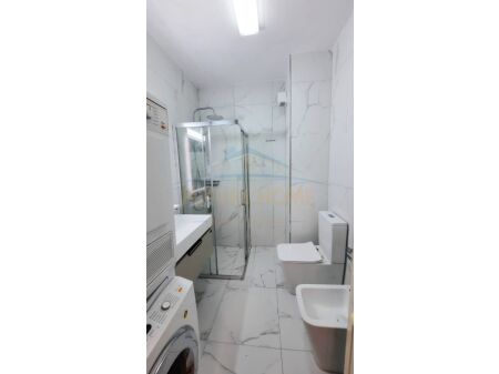 Tirane, jepet me qera apartament 1+1 Kati 2, 72 m² 600 € (Kopshti Botanik, Tirane, AREA42069)