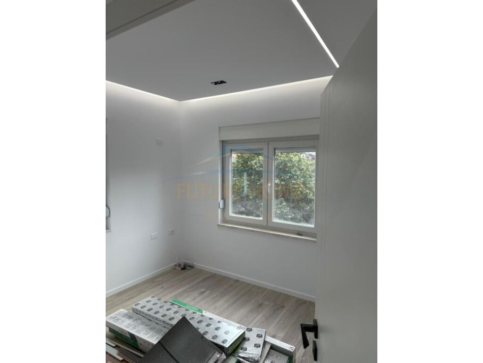 Tirane, jepet me qera apartament 2+1 Kati 4, 62 m² 800 € (Blloku)