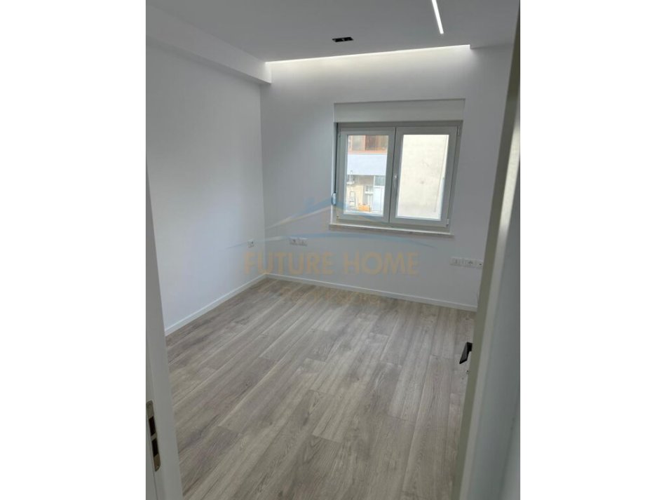 Tirane, jepet me qera apartament 2+1 Kati 4, 62 m² 800 € (Blloku)