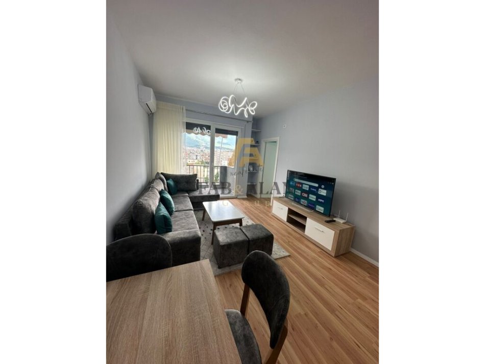 Tirane, jepet me qera apartament 2+1 Kati 7, 72 m² 500 € (5 Maji)