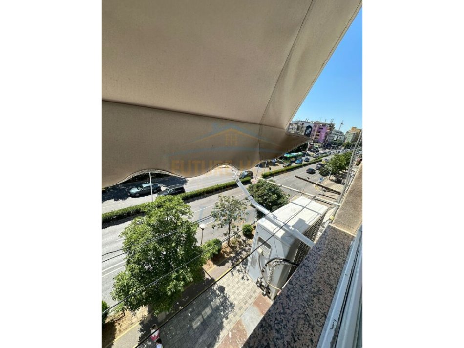 Tirane, jepet me qera apartament 1+1+Ballkon Kati 5, 58 m² 500 € (21 Dhjetori)