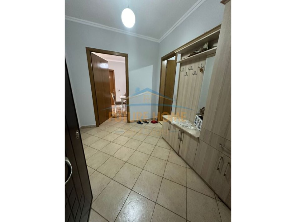 Tirane, jepet me qera 2+1 Kati 2, 83 m² 400 € (Astir)