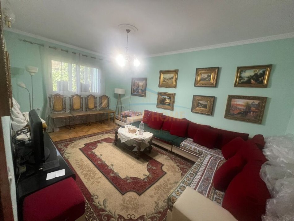 Tirane, shitet apartament 2+1 Kati 5, 74 m² 185.000 € (Qendër)