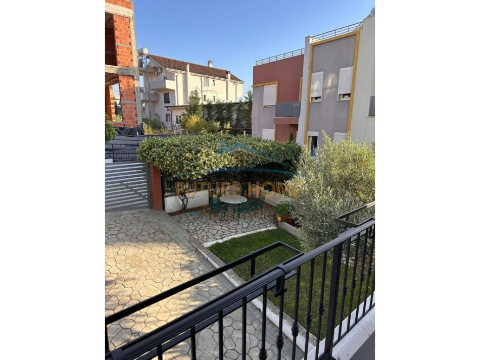 Tirane, jepet me qera apartament 3 Katshe Kati 3, 250 m² 2.000 € (Rezidenca Colombo 2)