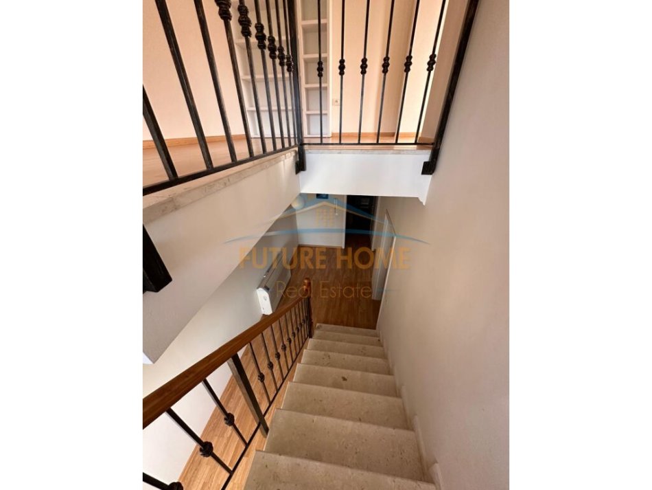 Tirane, jepet me qera apartament 3 Katshe Kati 3, 250 m² 2.000 € (Rezidenca Colombo 2)