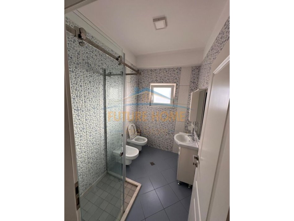 Tirane, jepet me qera Vile  Tre Kateshe , 250 m² 1.800 € (TEG)