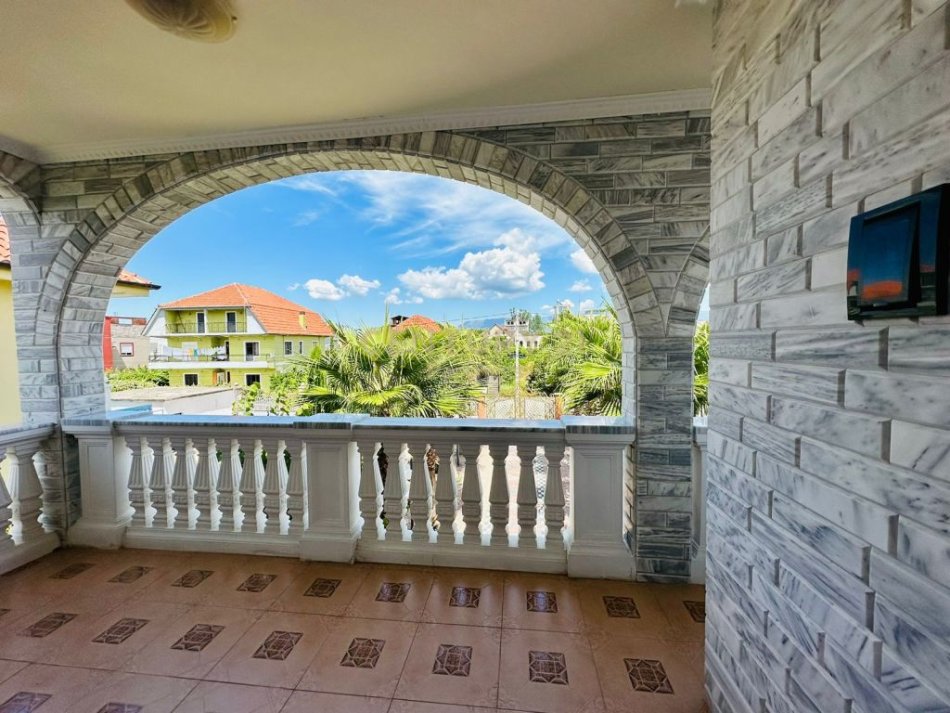 Tirane, jepet me qera Vile 3 Katshe Kati 1, 500 m² 2.000 € (Fushe Mezez)