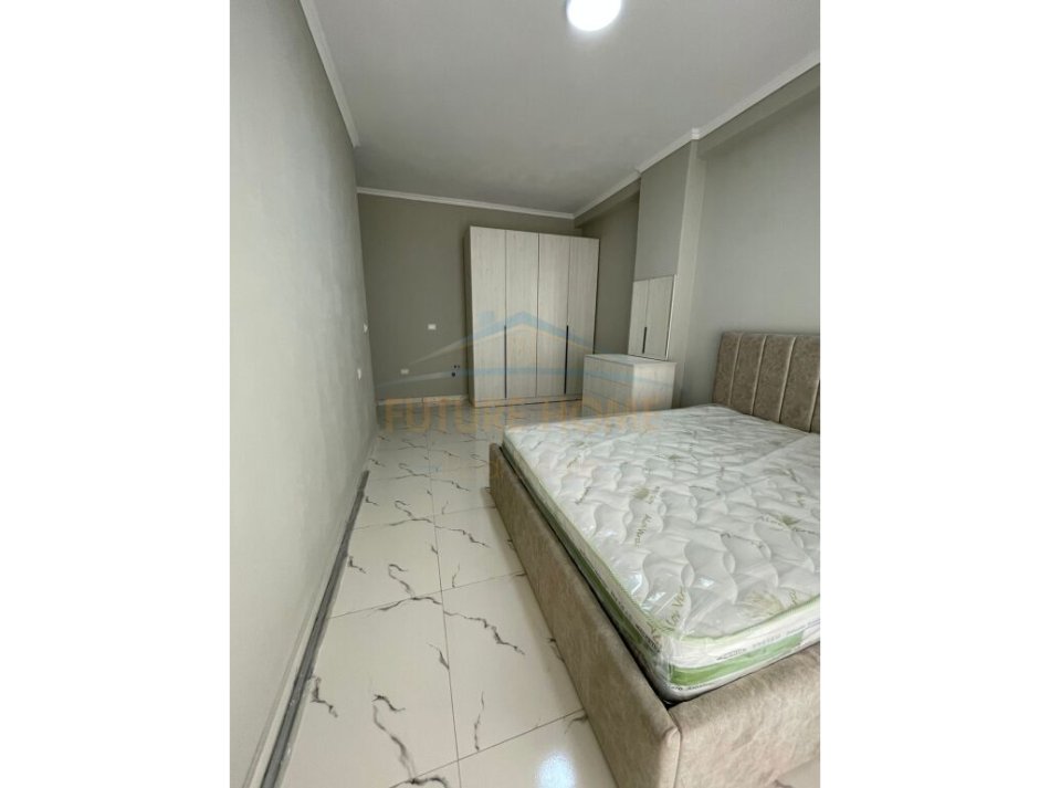 Tirane, jepet me qera apartament 2+1 Kati 1, 104 m² 400 € (Fresku)