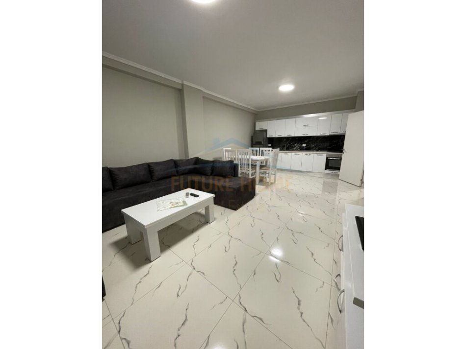 Tirane, jepet me qera apartament 2+1 Kati 1, 104 m² 400 € (Fresku)