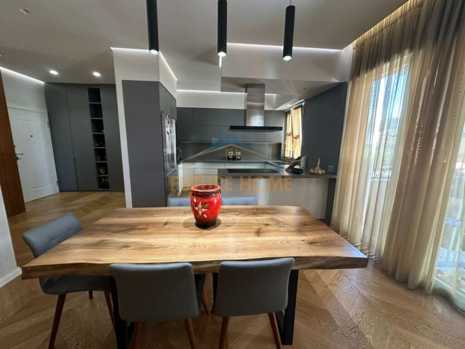 Tirane, shes apartament 3+1+Aneks+Ballkon , 267 m² 800.000 € (DELIJORGJI)