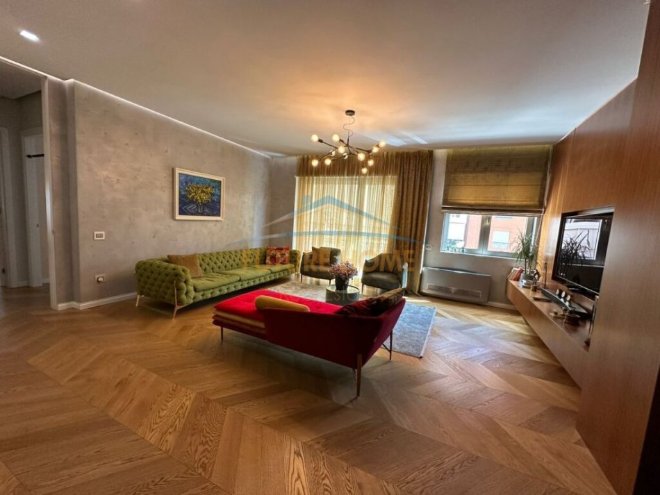 Tirane, shes apartament 3+1+Aneks+Ballkon , 267 m² 800.000 € (DELIJORGJI)