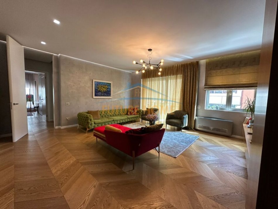 Tirane, shes apartament 3+1+Aneks+Ballkon , 267 m² 800.000 € (DELIJORGJI)