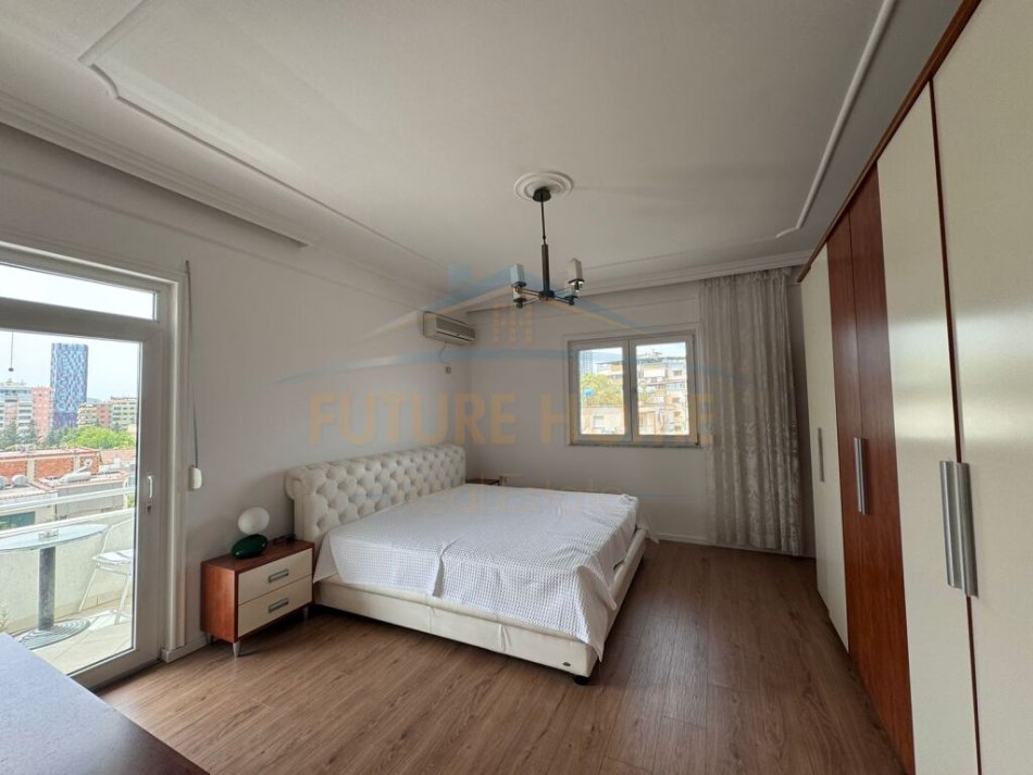 Tirane, jepet me qera apartament 2+1+Ballkon Kati 4, 160 m² 650 € (Shkolla e Baletit)