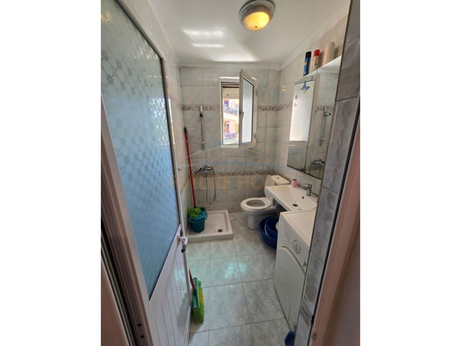 Tirane, shitet apartament 1+1 Kati 3, 50 m² 88.000 € (Rruga Hoxha Tasim)