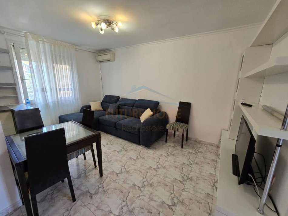 Tirane, shitet apartament 1+1 Kati 3, 50 m² 88.000 € (Rruga Hoxha Tasim)