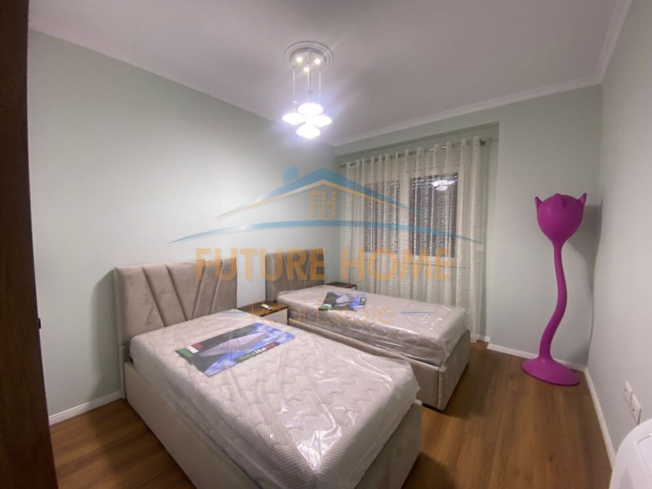 Tirane, jepet me qera apartament 2+1+Ballkon Kati 2, 112 m² 900 € (Rezidenca Kodra e Diellit 1)