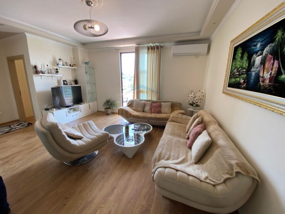 Tirane, shitet apartament 2+1 Kati 8, 112 m² 185.000 € (Rruga Gramoz Pashko)