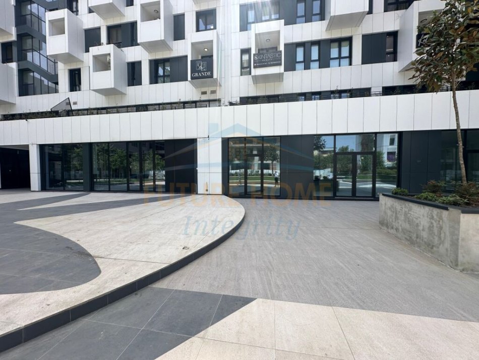 Tirane, shitet ambjent biznesi Kati 0, 173 m² 726.600 € (Square 21 Rruga e Kavajes)
